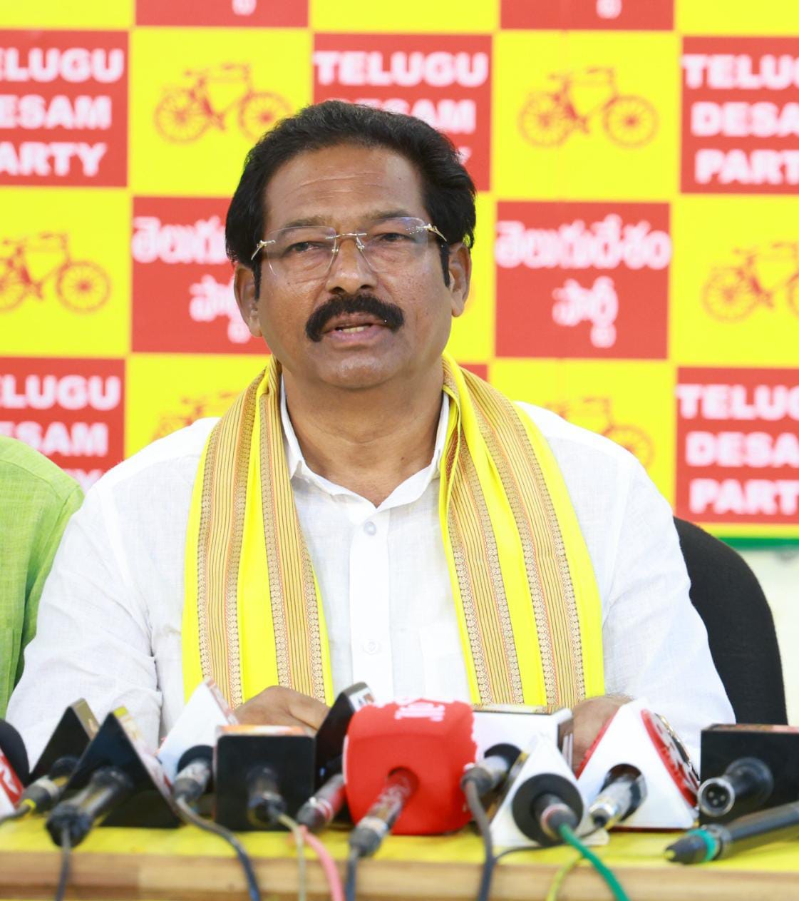 వినుకొండ ఎమ్మెల్యే జీవి ఆంజనేయులు